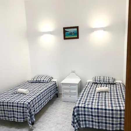 Casa Gueime, In A Private House Διαμέρισμα *